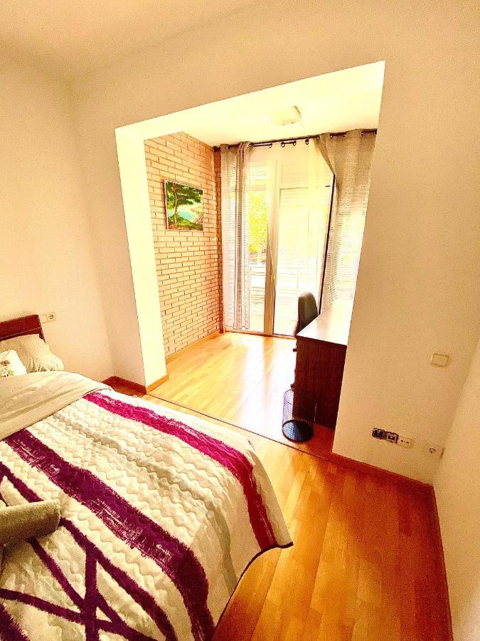 Roni Rooms Salou Exteriör bild